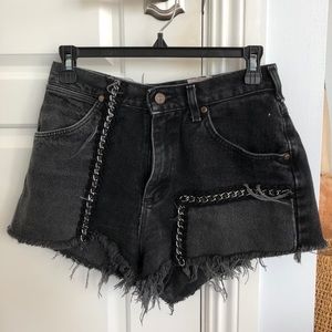 LF: High-wasted shorts